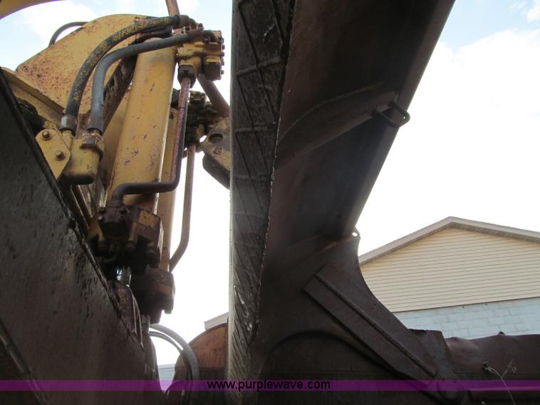 image for item F5709 1969 Caterpillar 627 twin engine motor scraper