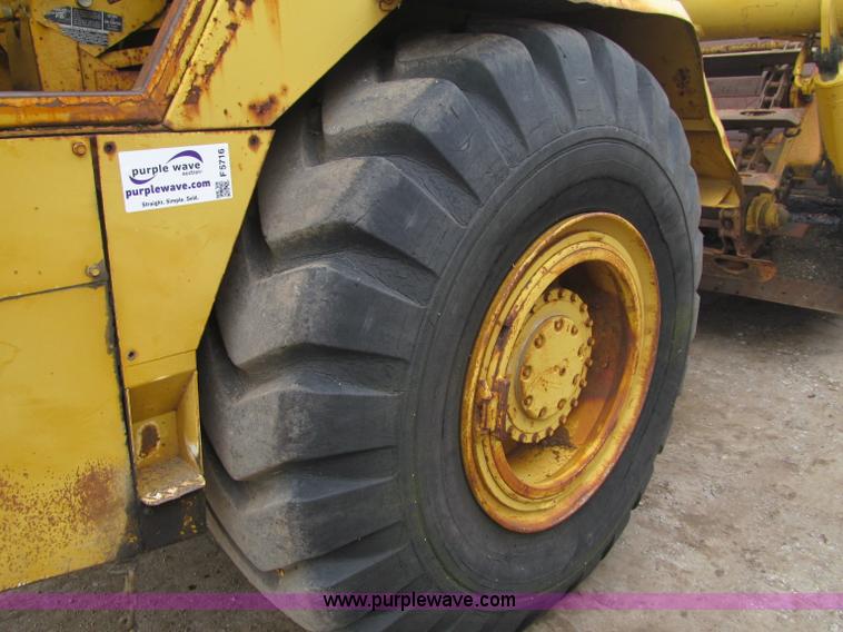 image for item F5716 Michigan 110-HT elevating scraper