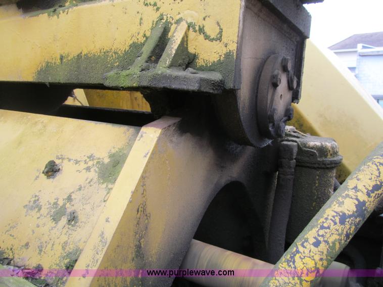 image for item F5716 Michigan 110-HT elevating scraper