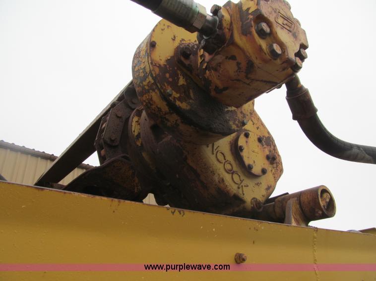 image for item F5716 Michigan 110-HT elevating scraper