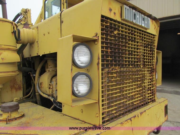 image for item F5716 Michigan 110-HT elevating scraper