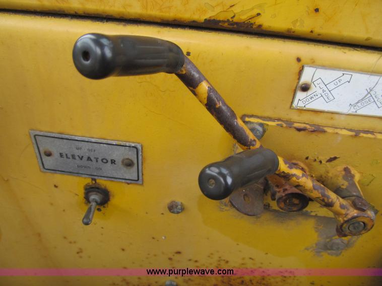 image for item F5716 Michigan 110-HT elevating scraper