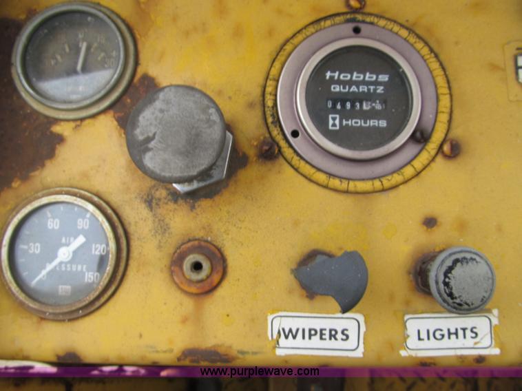 image for item F5716 Michigan 110-HT elevating scraper