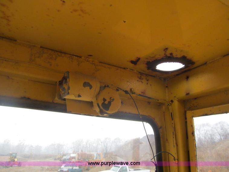 image for item F5716 Michigan 110-HT elevating scraper