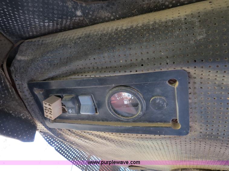 image for item B4543 Belaurus 802 tractor