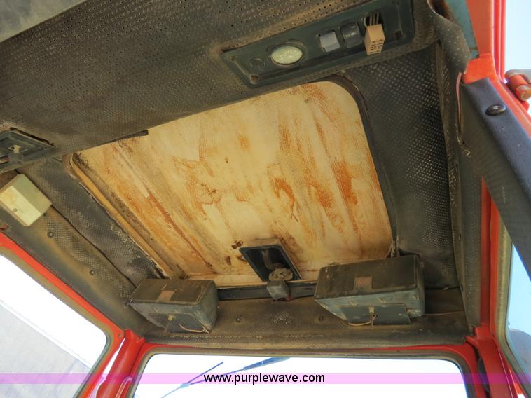 image for item B4543 Belaurus 802 tractor