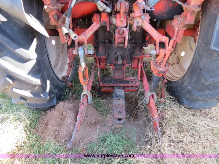 image for item B4543 Belaurus 802 tractor