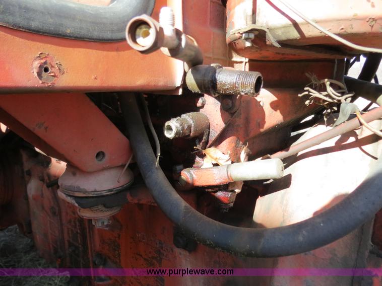 image for item B4543 Belaurus 802 tractor