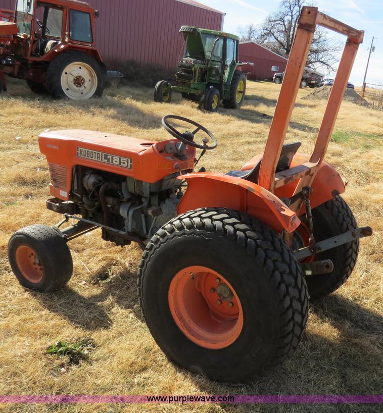 image for item B4544 Kubota L185 tractor