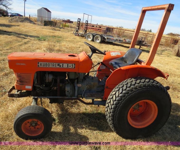 image for item B4544 Kubota L185 tractor