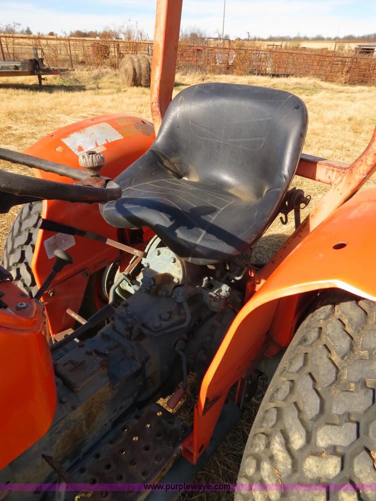 image for item B4544 Kubota L185 tractor