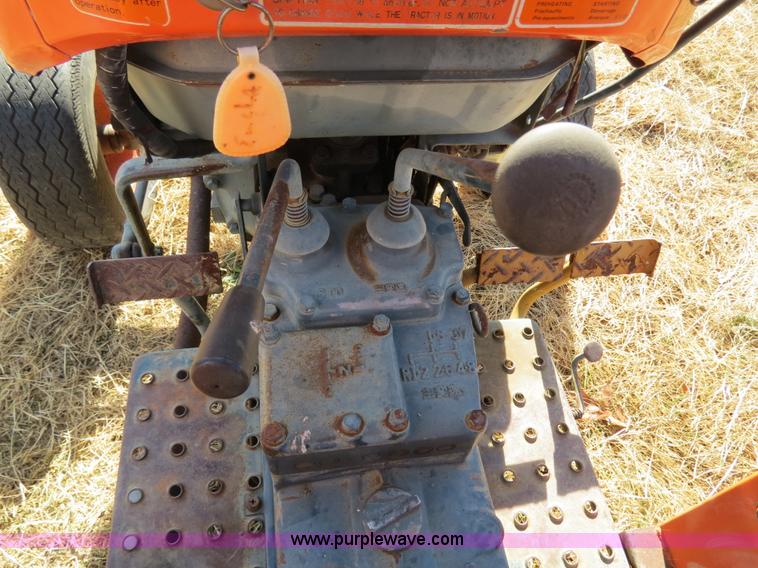 image for item B4544 Kubota L185 tractor