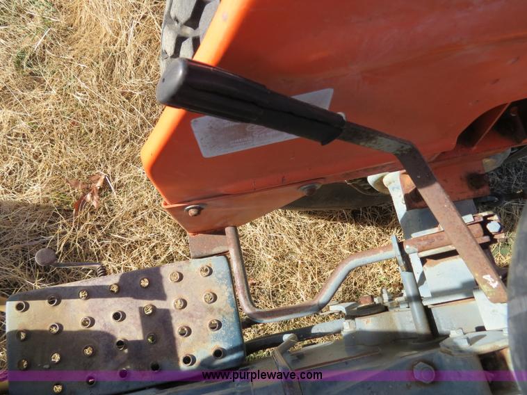 image for item B4544 Kubota L185 tractor