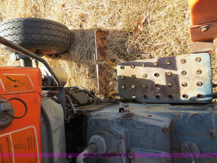 image for item B4544 Kubota L185 tractor