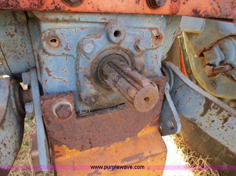 image for item B4544 Kubota L185 tractor