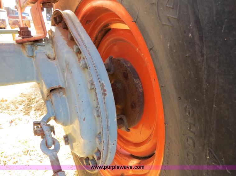 image for item B4544 Kubota L185 tractor