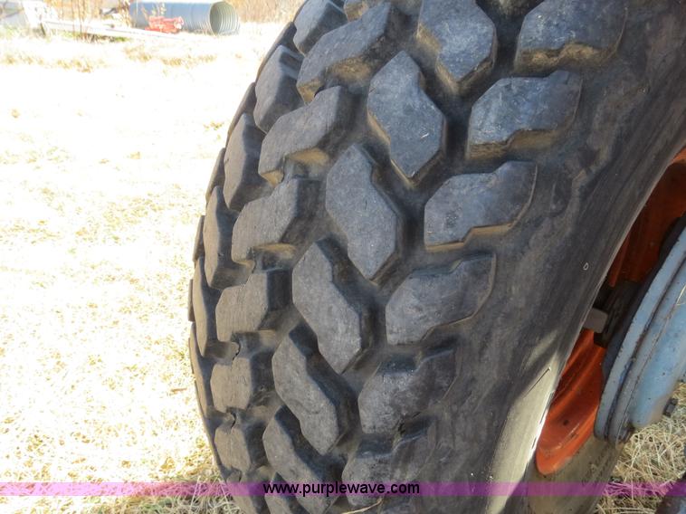 image for item B4544 Kubota L185 tractor