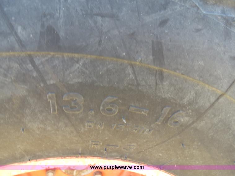 image for item B4544 Kubota L185 tractor