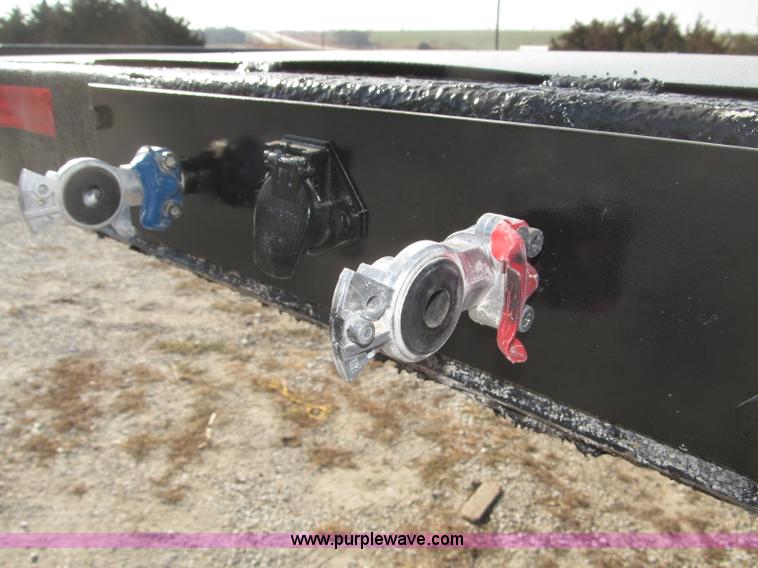 image for item B5287 1998 Nu Van 53102 triple axle semi trailer