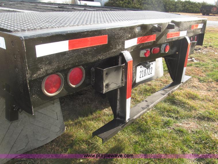 image for item B5287 1998 Nu Van 53102 triple axle semi trailer