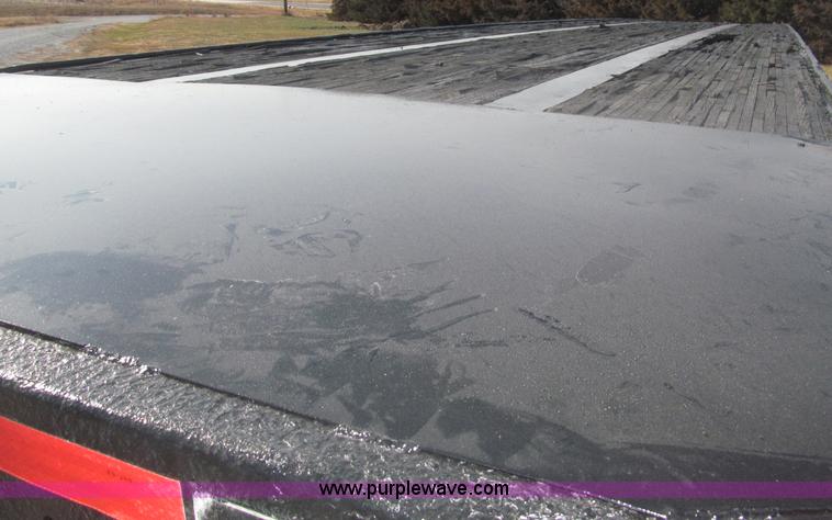 image for item B5287 1998 Nu Van 53102 triple axle semi trailer