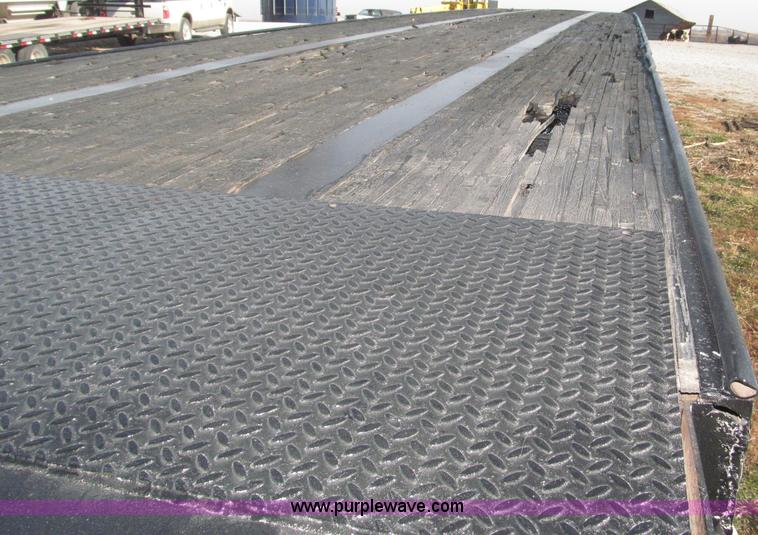 image for item B5287 1998 Nu Van 53102 triple axle semi trailer