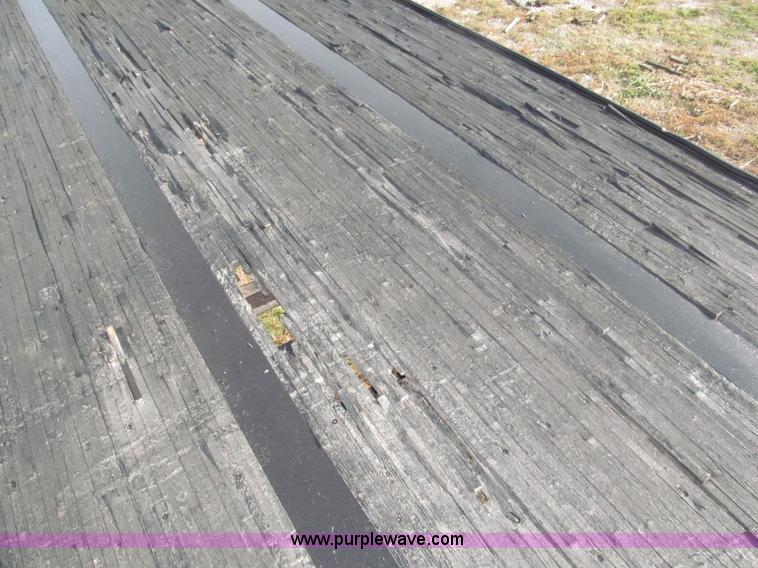 image for item B5287 1998 Nu Van 53102 triple axle semi trailer