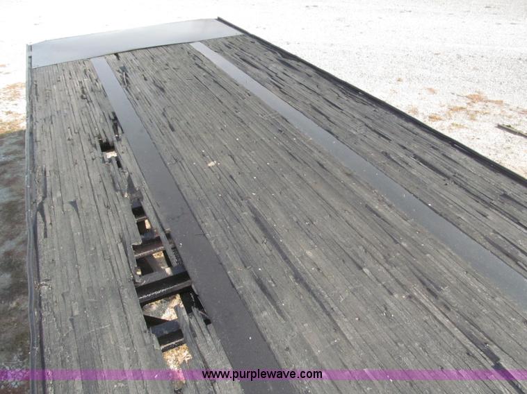 image for item B5287 1998 Nu Van 53102 triple axle semi trailer