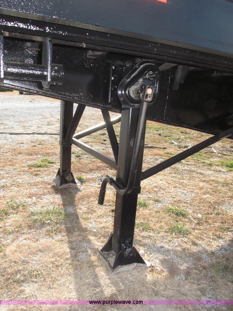 image for item B5287 1998 Nu Van 53102 triple axle semi trailer