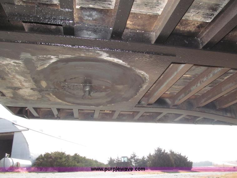 image for item B5287 1998 Nu Van 53102 triple axle semi trailer