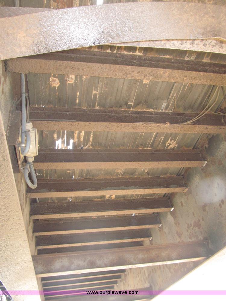 image for item B5287 1998 Nu Van 53102 triple axle semi trailer