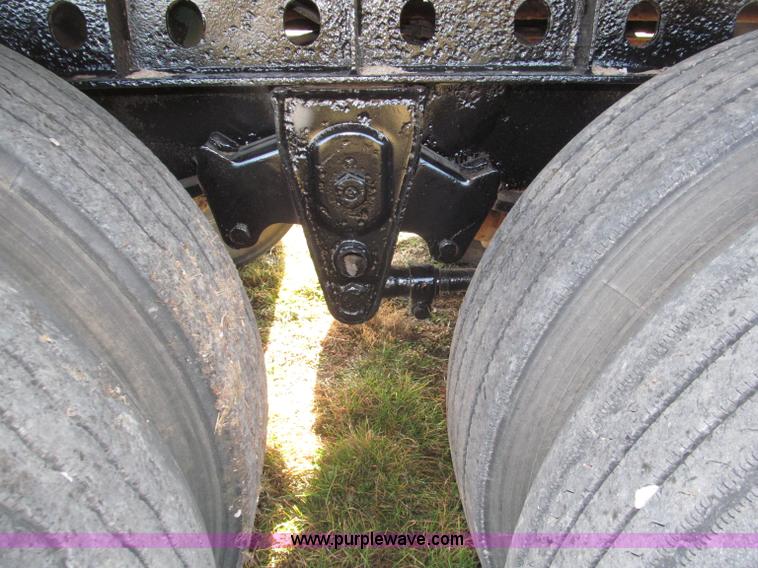 image for item B5287 1998 Nu Van 53102 triple axle semi trailer