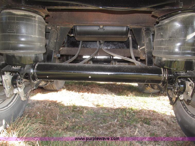 image for item B5287 1998 Nu Van 53102 triple axle semi trailer