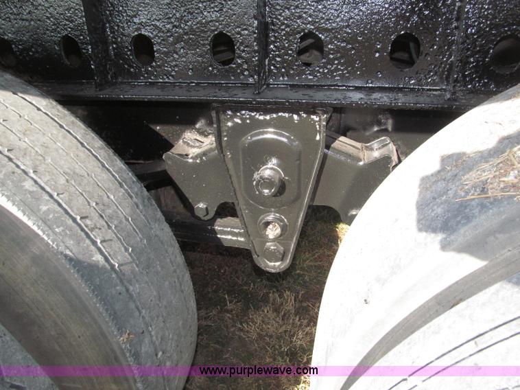 image for item B5287 1998 Nu Van 53102 triple axle semi trailer