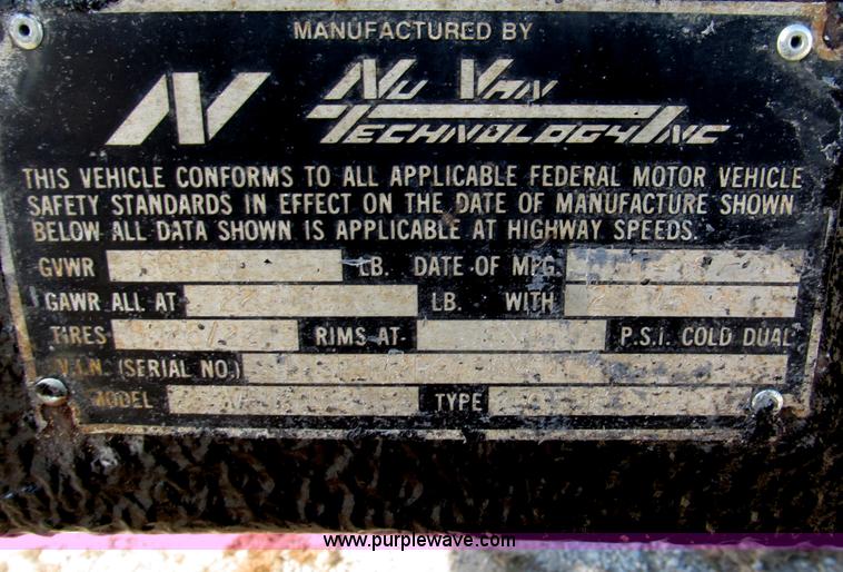 image for item B5287 1998 Nu Van 53102 triple axle semi trailer