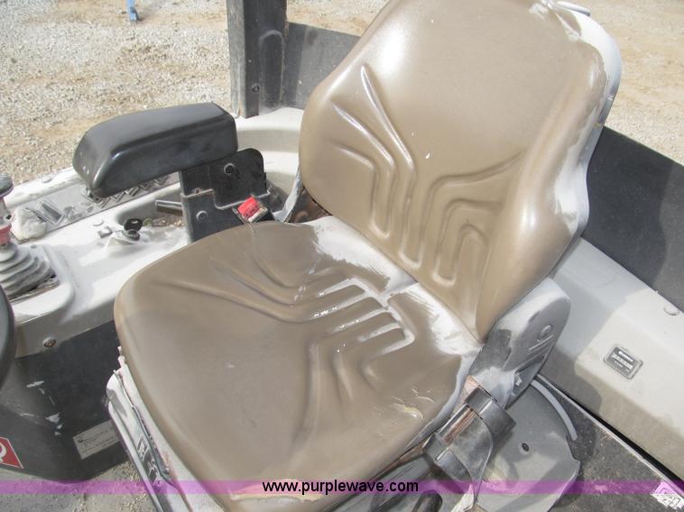 image for item B5288 2004 Case 321D articulated wheel loader