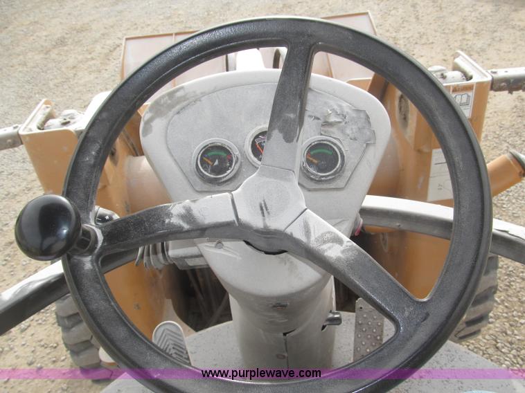 image for item B5288 2004 Case 321D articulated wheel loader