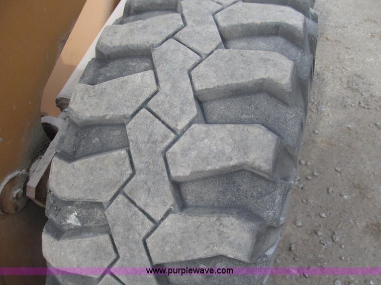 image for item B5288 2004 Case 321D articulated wheel loader