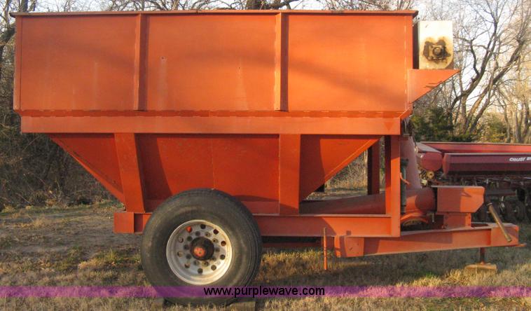 image for item B8352 Steinman grain cart