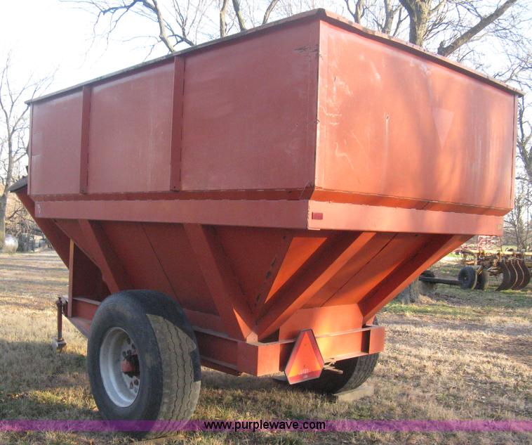 image for item B8352 Steinman grain cart