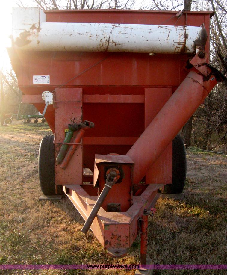 image for item B8352 Steinman grain cart