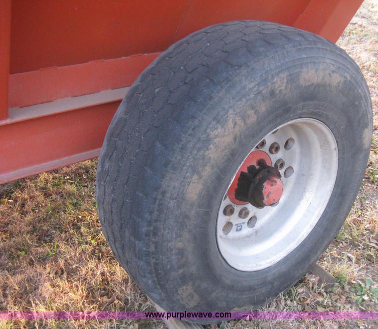 image for item B8352 Steinman grain cart