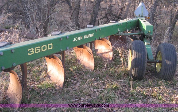 image for item B8353 John Deere 3600 7 x 18 bottom plow