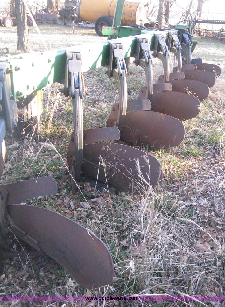 image for item B8353 John Deere 3600 7 x 18 bottom plow