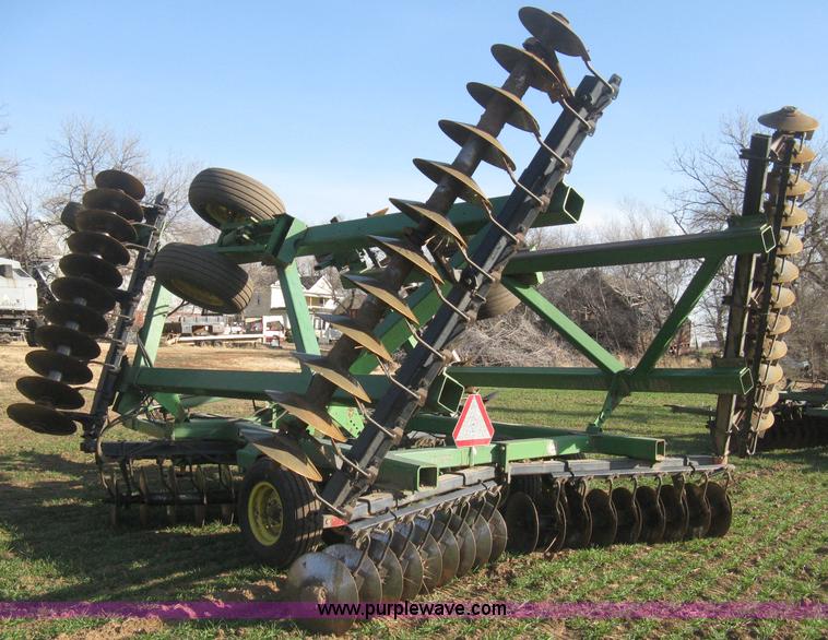 image for item B8360 John Deere 630 fold up tandem disk