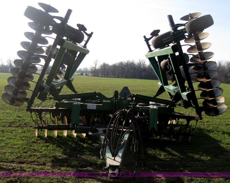 image for item B8360 John Deere 630 fold up tandem disk