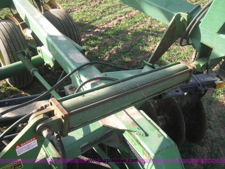 image for item B8360 John Deere 630 fold up tandem disk