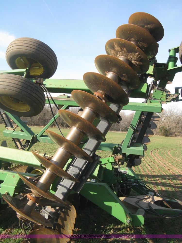 image for item B8360 John Deere 630 fold up tandem disk