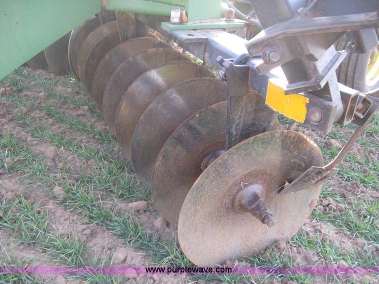 image for item B8360 John Deere 630 fold up tandem disk
