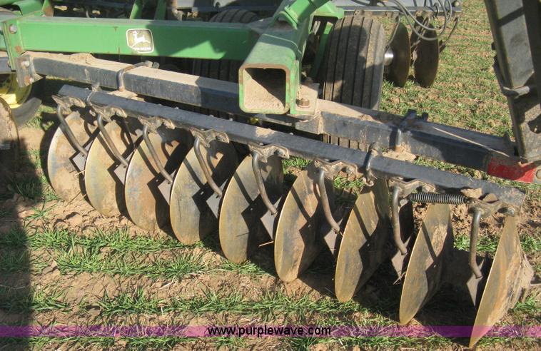 image for item B8360 John Deere 630 fold up tandem disk
